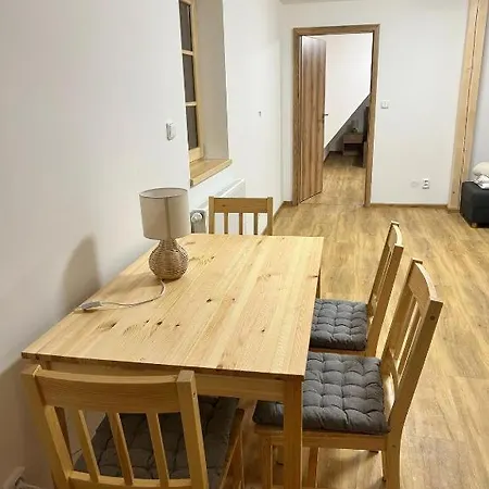 Apartament Prkenny Dul, Utulne S Kuchyni
