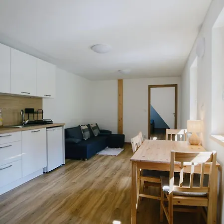 Prkenný Důl, útulné S Kuchyní Apartamento